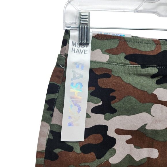 Camo Print Womens Shorts By Tinseltow Size M Elastic Waist  Pockets - Picture 6 of 10
